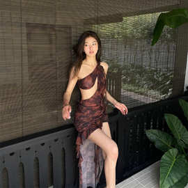 欧美性感镂空复古印花纯欲露肩不规则长裙度假两件套分体泳衣女