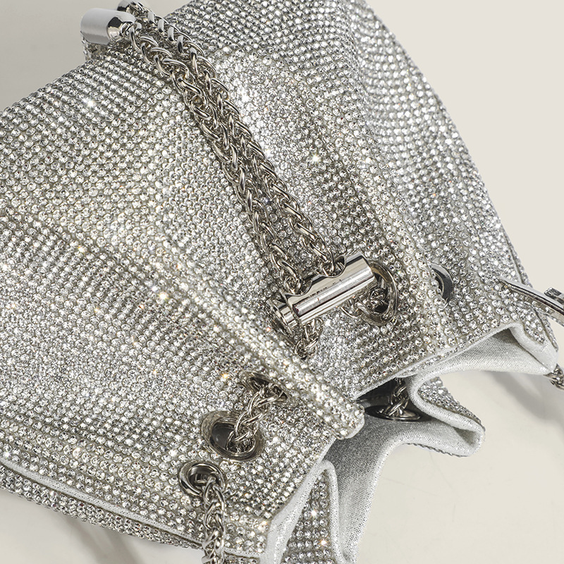 Borsa a tracolla da donna con catena di strass elegante pochette_voghion.com