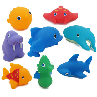 Manufacturers wholesale cartoon soft rubber toys marine animal water spray vinyl baby children Bath bathroom water toys