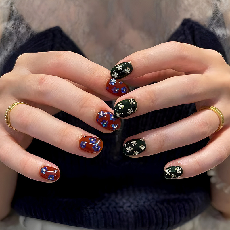 Retro Brown and Green Flowers Embellish Manicure, Blue Flowers and Gold Lines Outline Exquisite Nails, Cross-Border Literary Style Nail Patches