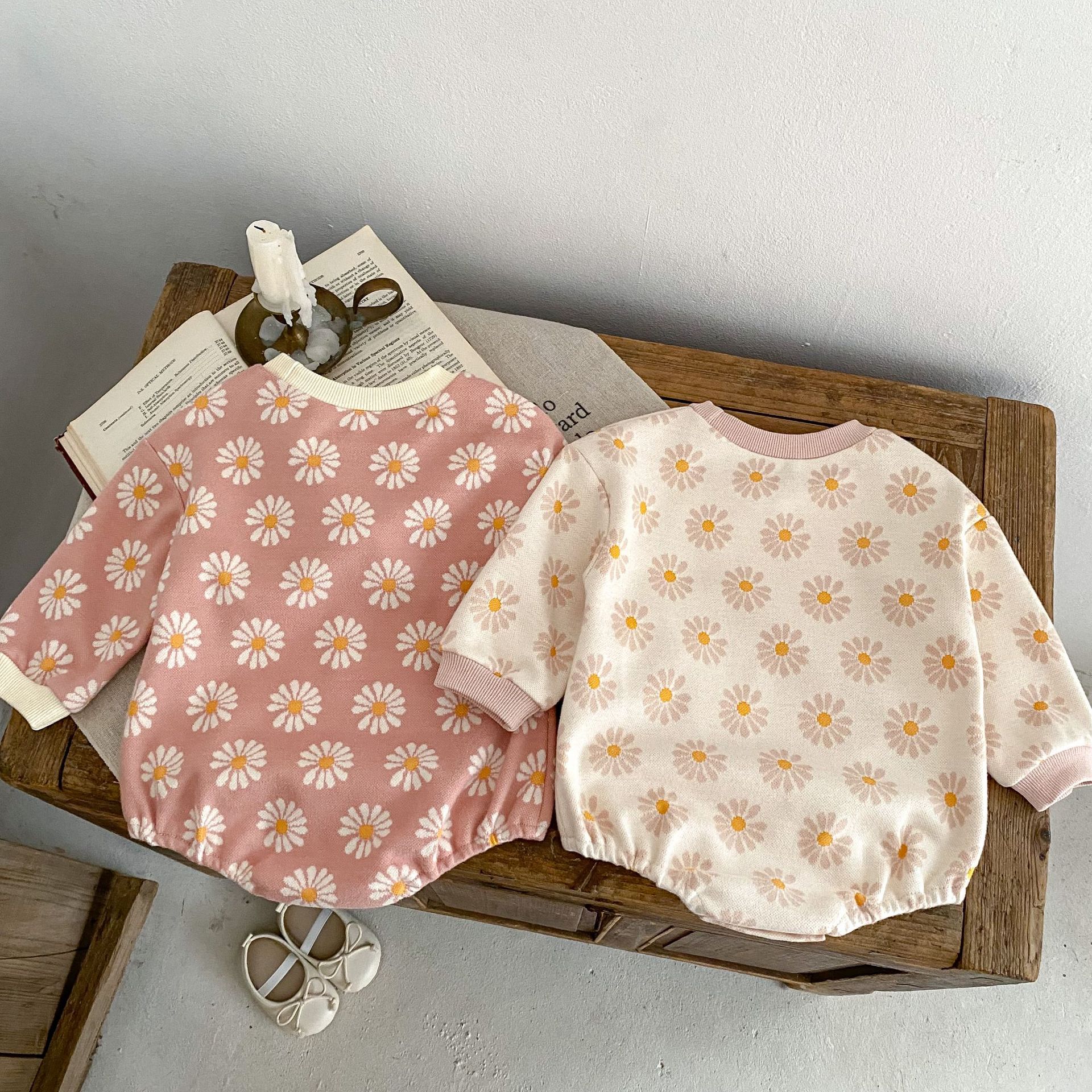 Ins 2024 autumn clothing for infants, young children, girls, babies, fresh flowers, jacquard long sleeved crawling_voghion.com