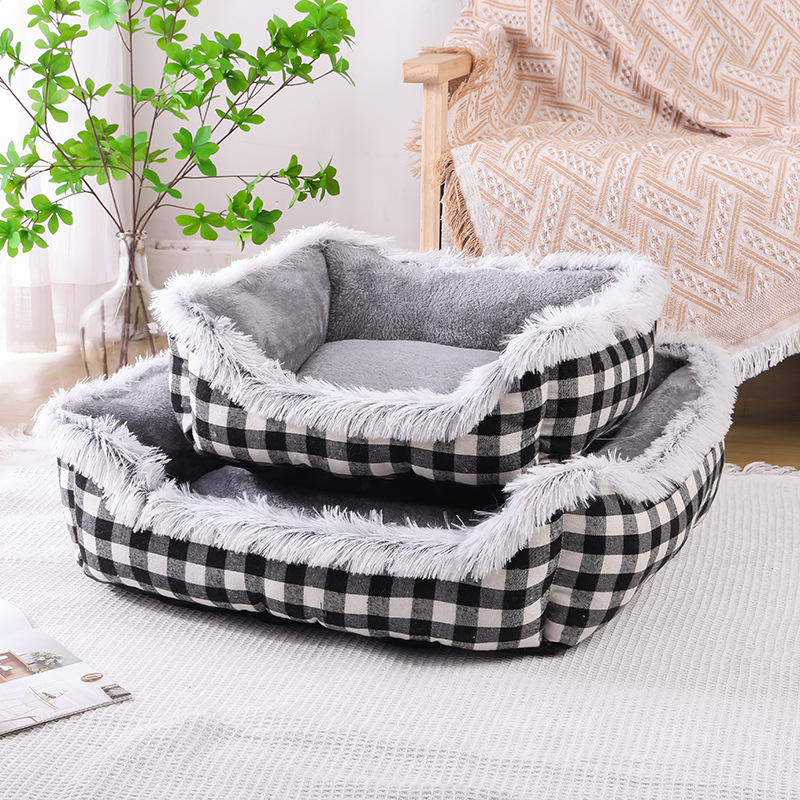 Rosas cuadradas de franela para mascotas en la parte inferior de la camada para gatos antideslizante, proceso de impresión y teñido en celosía, perreras cómodas, perreras grandes y pequeñas