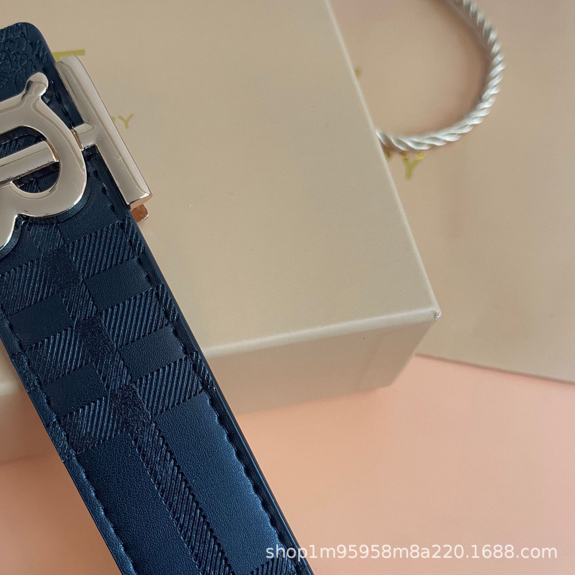 Embossed tb gold buckle / 105cm