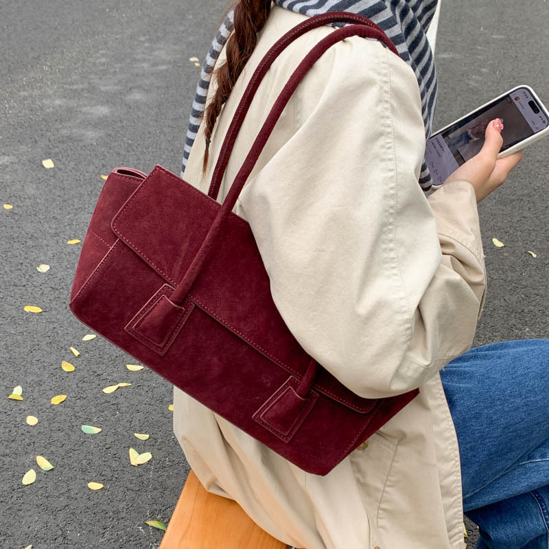 Cross-Border Luxury Niche Wing Bag For Women 2025 Autumn/Winter New Suede Versatile Commuter Shoulder Underarm Baguette Bag - Thumbnail 4