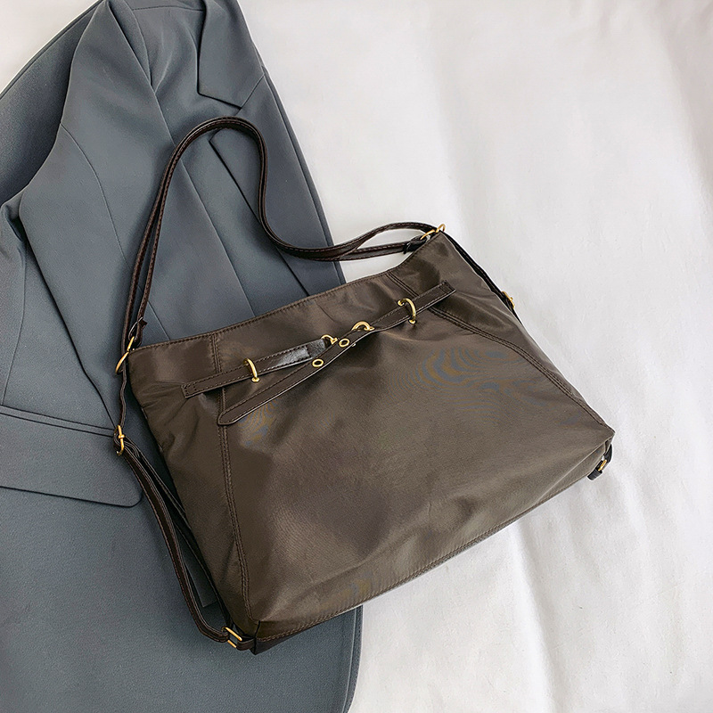 Tote bolso para mujeres otoño y invierno 2024 nueva mochila de gran capacidad mochila de viaje de color contraste mochila