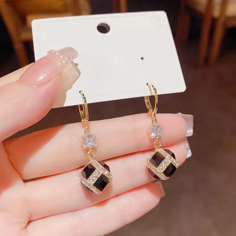 6 스퀘어 귀걸이 블랙