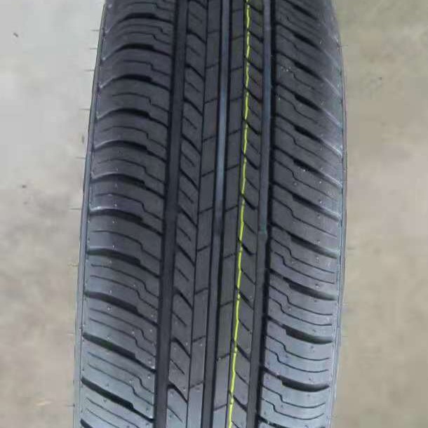 Exportación completa de neumáticos de eje, venta directa de fábrica, LT265 / 70R18 AT al por mayor