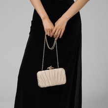 2025跨境新款百褶手拿晚宴包宴会包女士晚礼服包包婚礼晚装包礼盒