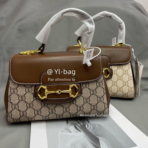 Retro Horseshoe Buckle Handbag from a Niche Brand, Fashionable Crossbody Bag, Vintage Floral Saddle Bag, Shoulder Bag for Women, Live Streaming Handbag