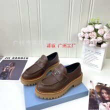 P家乐福鞋女2026秋冬新款真皮厚底粗跟三角标英伦风复古小皮鞋女