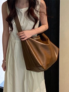 Fashionable solid color capacious retro shoulder bag, one-shoulder bag, city style