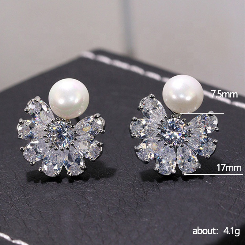 1 Paire Élégant Sucré Fleur Placage Incruster Perle Artificielle Le Cuivre Zircon Boucles D'oreilles display picture 1