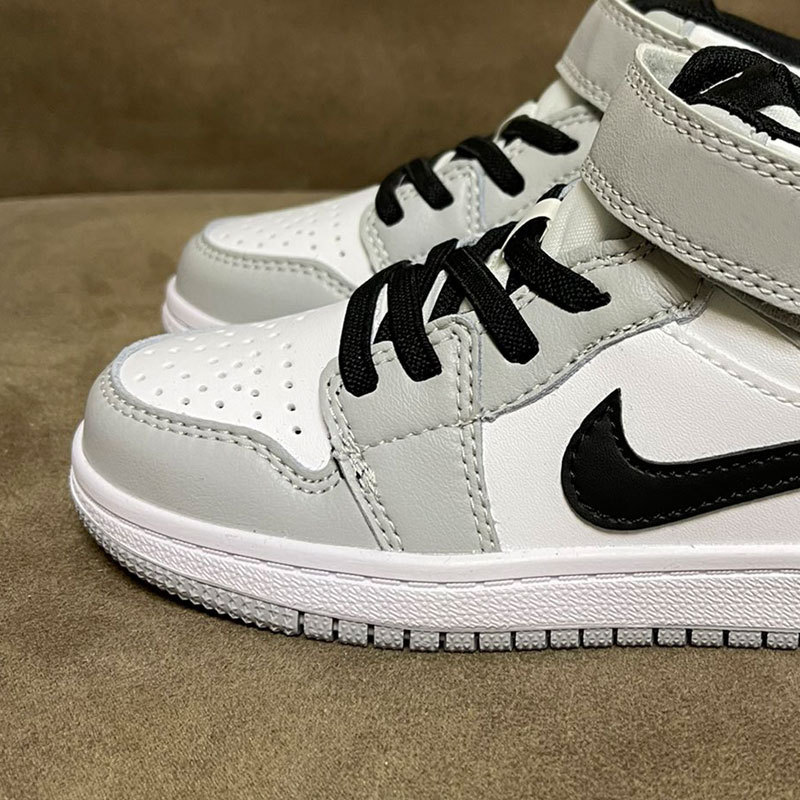 Children's Basketball Shoes Mid-High Top Velcro Sneakers Wholesale 2025 Jordan 1 Boys Girls Classic Kids Shoes Children's Basketball Shoes Mid-High Top Velcro Sneakers Wholesale 2025 Jordan 1 Boys Girls Classic Kids Shoes