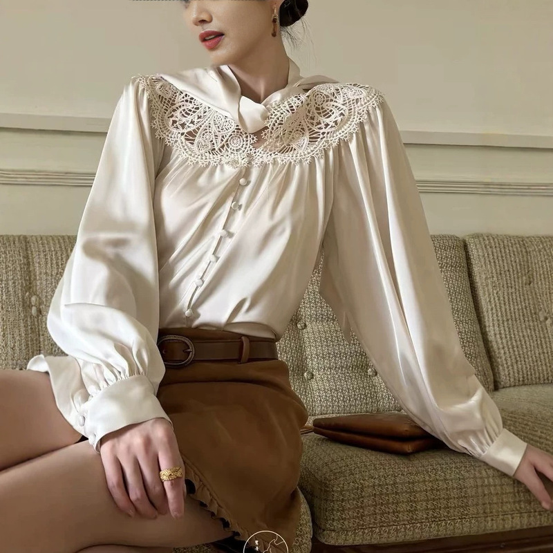Lüqing, a pair of intricately embroidered French-style high-density satin lace hollow-out shirts, women's autumn lantern-sleeve loose top