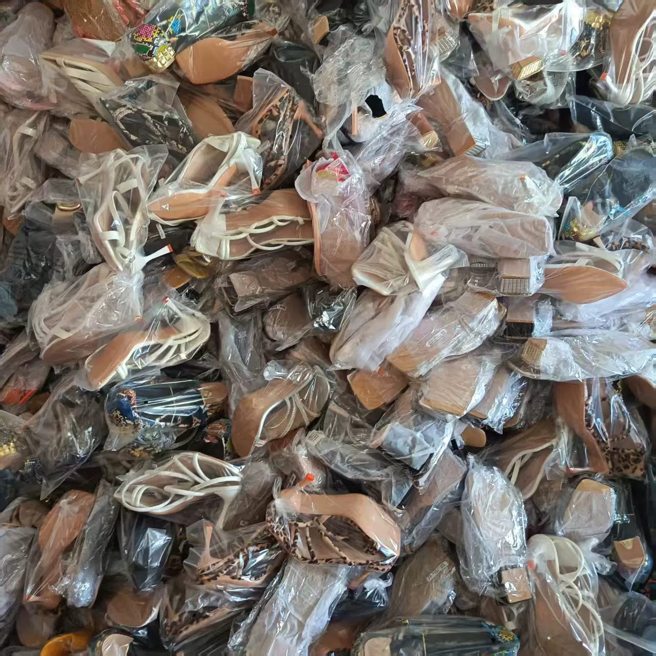 Сандалии на массивном каблуке для женщин, новинка лета 2025, высокие каблуки для улицы, идеально сочетаются с юбками, потрясающие французские туфли на высоком каблуке