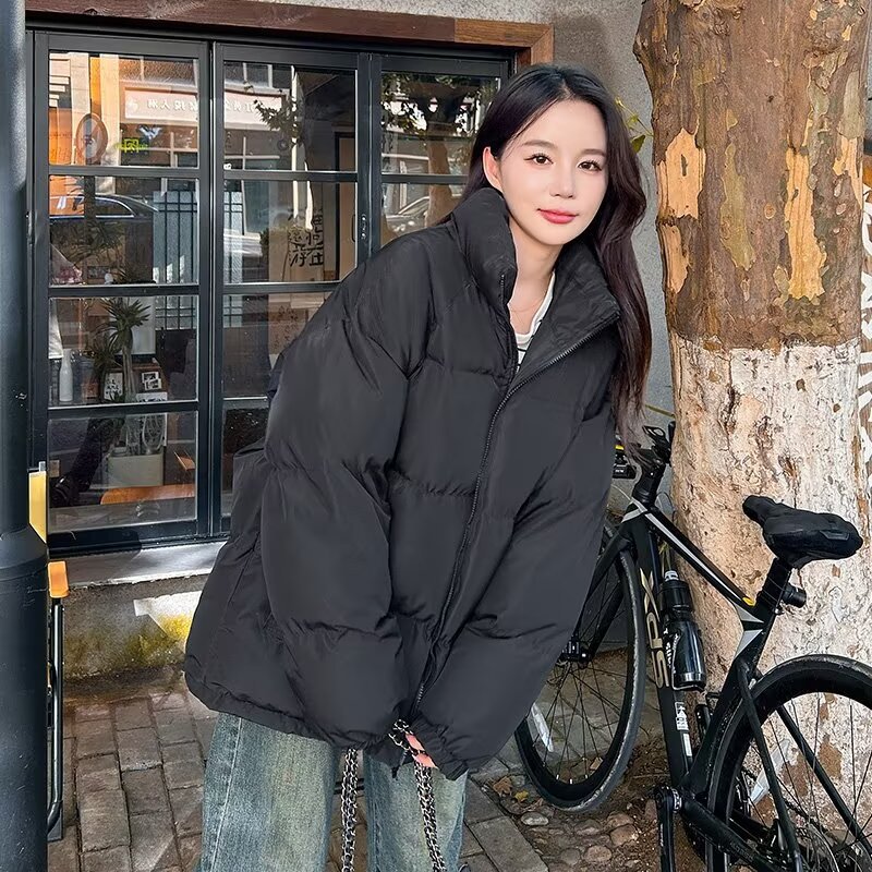 2024 invierno nuevo estilo coreano ropa de algodón de moda mujer corto collar suelto y grueso abrigo de pan de algodón para hombres y mujeres image 4