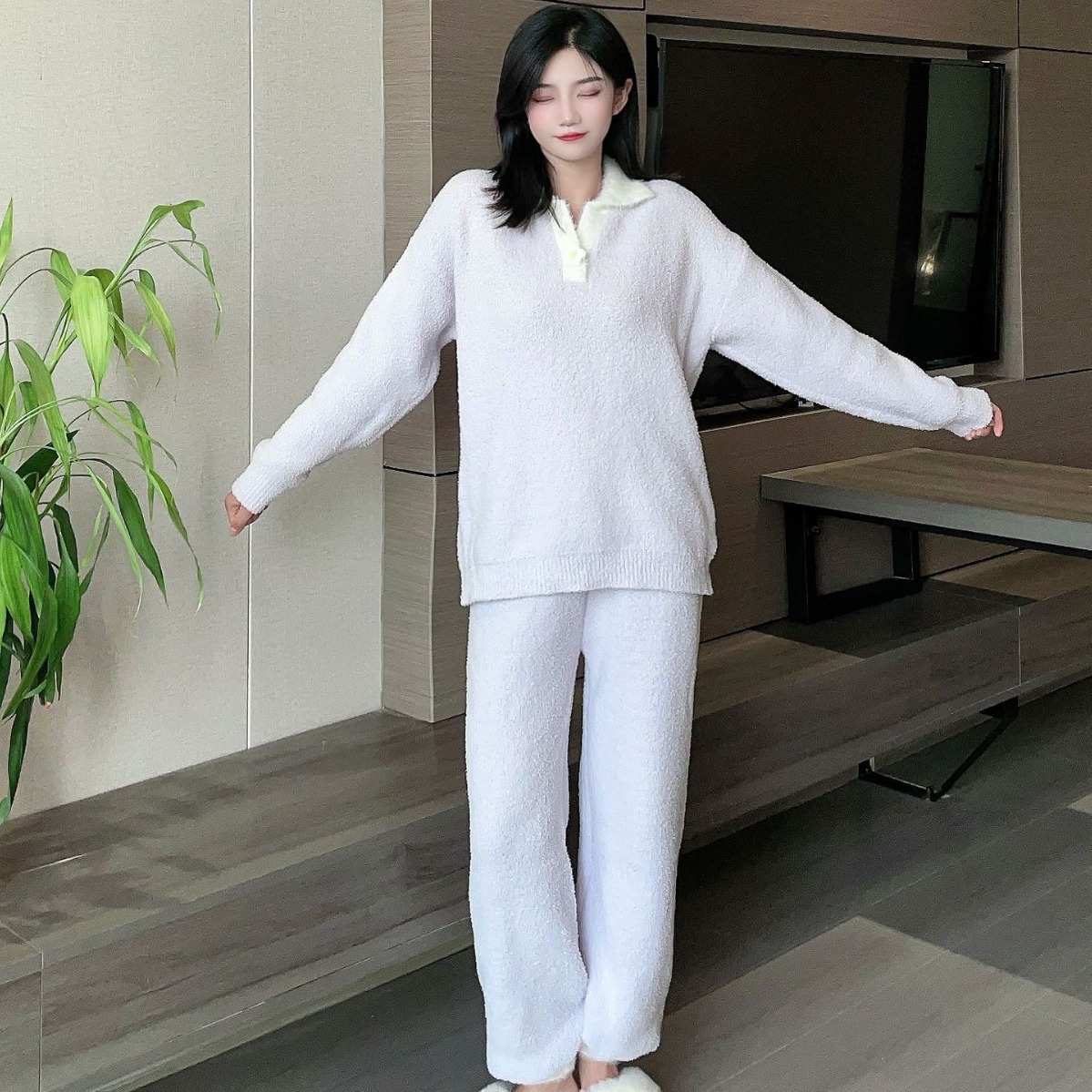 부드러운 일본 스타일 간단한 잠옷 여성의 가을과 겨울 새로운 스타일 신선한 따뜻한 반쪽 벨벳 외부 착용 홈 의류 세트