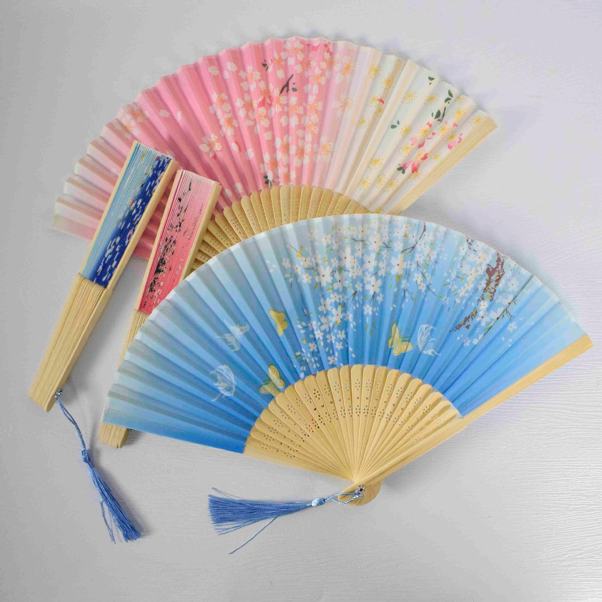 Fábrica al por mayor de inventario Er Qingtou Qingfeng Guan Fan Dancing Fan Fan plegable artesanía exquisita se puede agregar frisa