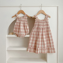 24夏新款姐妹裝嬰童女寶寶格子吊帶爬服女童連衣裙一大一小姐妹裝