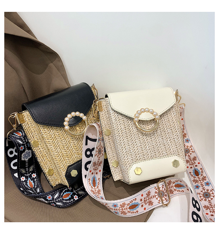 2022 New Fashion Wide Strap Crossbody Straw Small Square Bag display picture 5