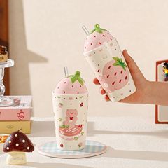 人気のかわいいイチゴクマセラミックカップクリエイティブ学生マグオフィス大容量女の子ウォーターカップお土産