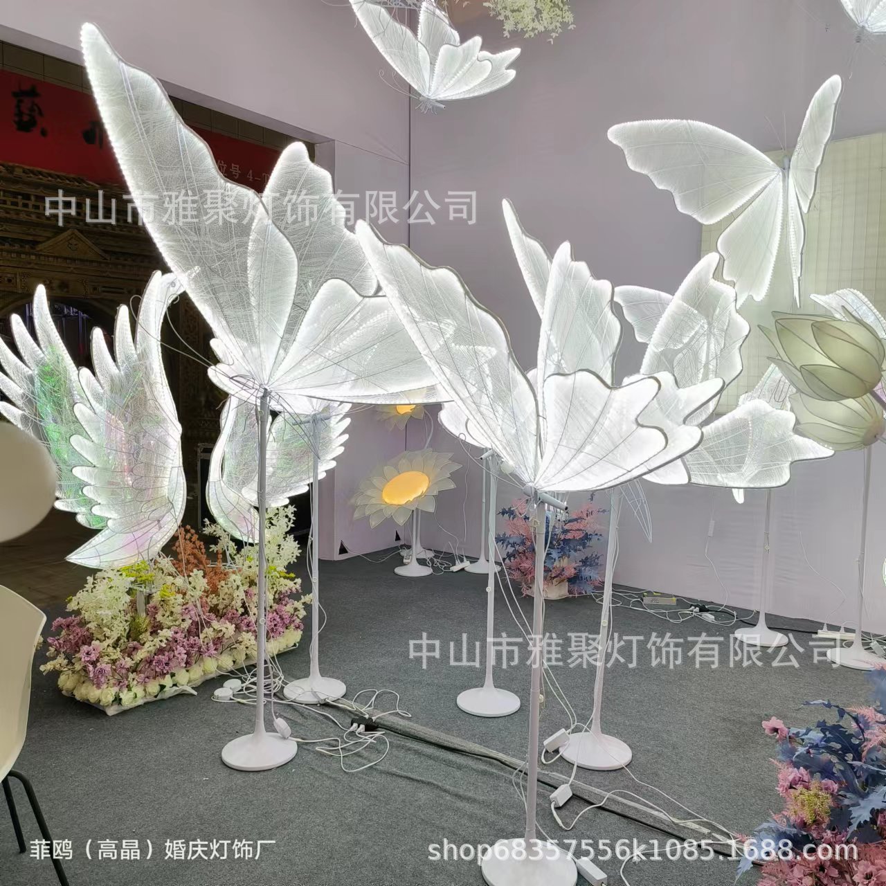 Props de boda luminoso eléctrico mariposa alas escenario decoración colgante techo guía de boda decoración decoración