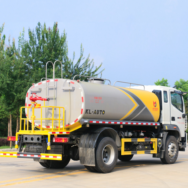 国六环卫洒水车12吨抑尘车30米雾炮车优质供应