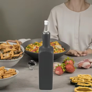 Creativa botella de vinagre botella de vinagre de cerámica hogar porcelana blanca olla de aceite japonesa botella de vinagre logotipo personalizado botella de condimento de cerámica