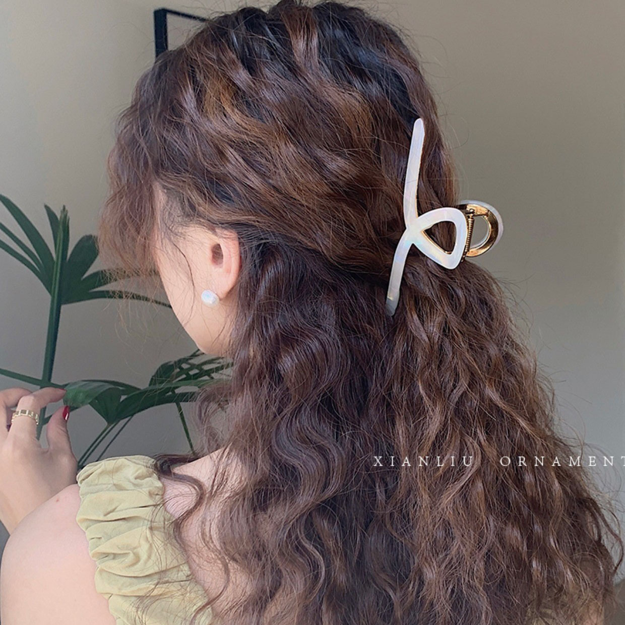 酢酸ハイエンドクロスグリッパー女性の夏大型サメクリップ後頭部ヘアピン 2024 新しいクリップ帽子