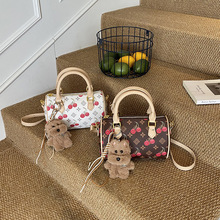 ����Ů���������ʿ�D�ϻ��������^�����߼���б�����Ůһ�����l