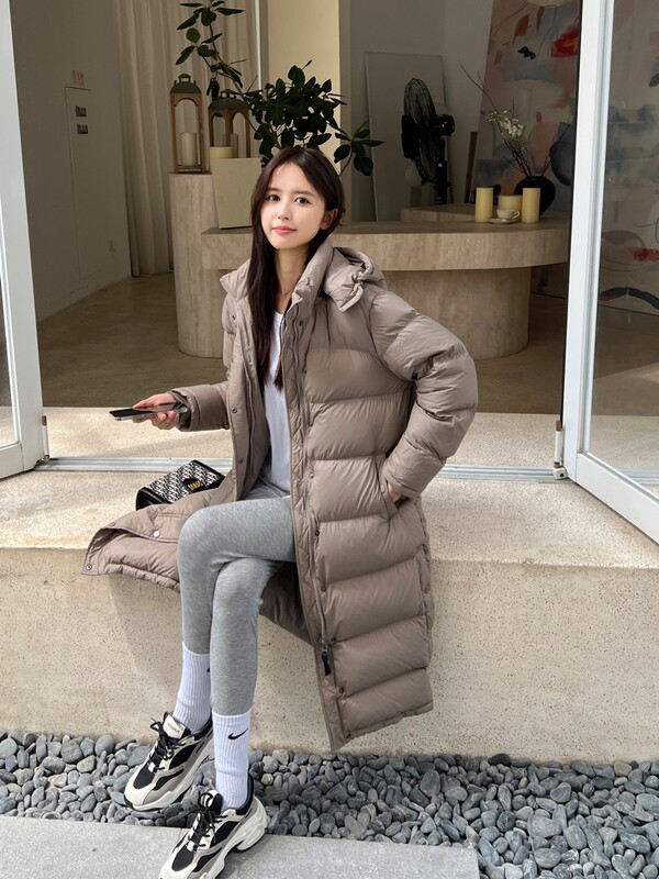 Pinghu 2025 Winter New down Jacket Women's Long Over-The-Knee Thickeneded Warm Puff Tna Jacket Wholesale Goose down