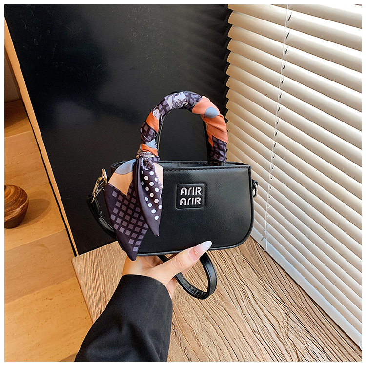2025 bolsas de hombro populares coreanas para niñas, bufandas de seda extranjeras, bolsas de mano para bebés, mini bolsas de accesorios para niños lindos