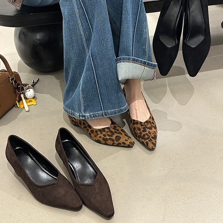Suede Pointed Toe Wedge Mid-Heel Flats 2025 Autum New Soft-Soled Shallow Mouth Versatile Leopard Print Scoop Shoes Commuter Women's Shoes Suede Pointed Toe Wedge Mid-Heel Flats 2025 Autum New Soft-Soled Shallow Mouth Versatile Leopard Print Scoop Shoes Commuter Women's Shoes