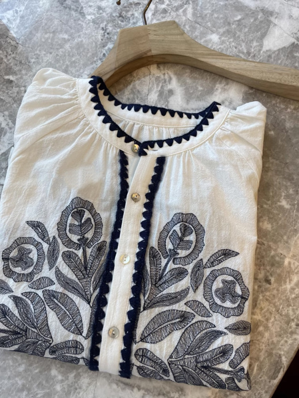 チャネル商品!! ANTIK ** 、太重工 ~ 定織高支綿刺繍民族風灯籠袖シャツ女|undefined