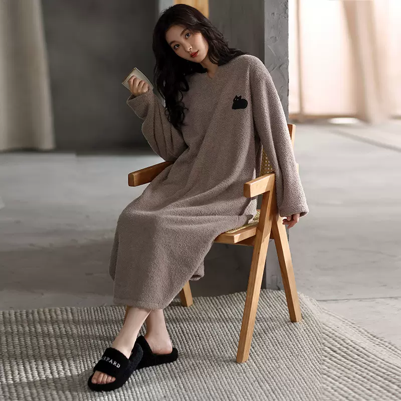 睡裙新款秋冬季法兰绒圆领长袖休闲女士睡裙宽松家居服外穿连体裙