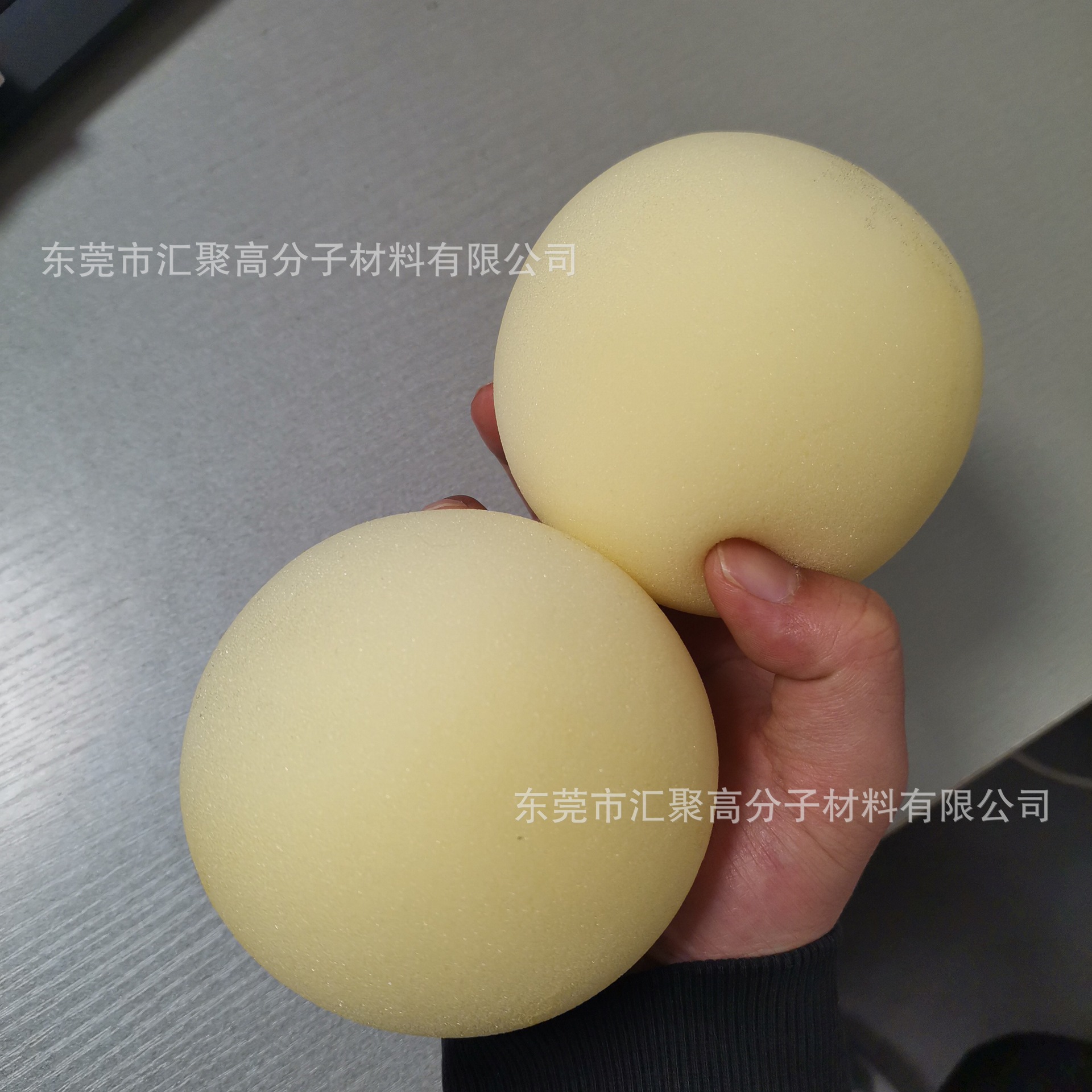 10CM黄色海绵球 万圣节魔术道具高密度聚氨酯海绵圆球 pu高密度球