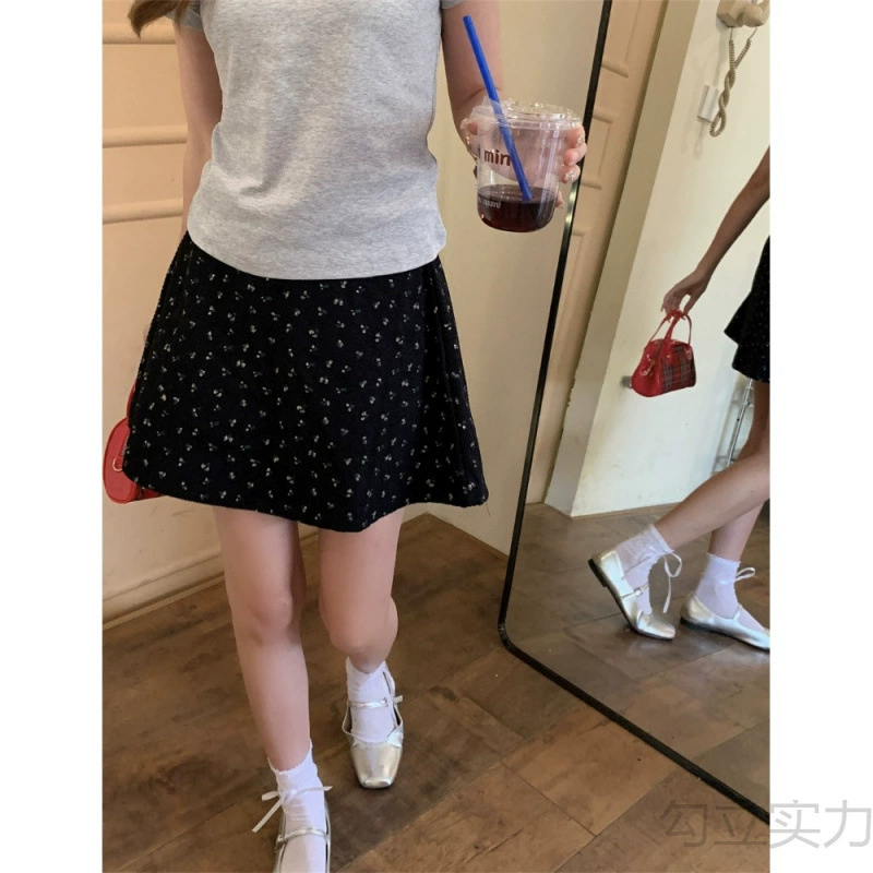 甜美小众复古碎花半身裙女夏季黑色高腰A字裙子夏季新款显瘦短裙