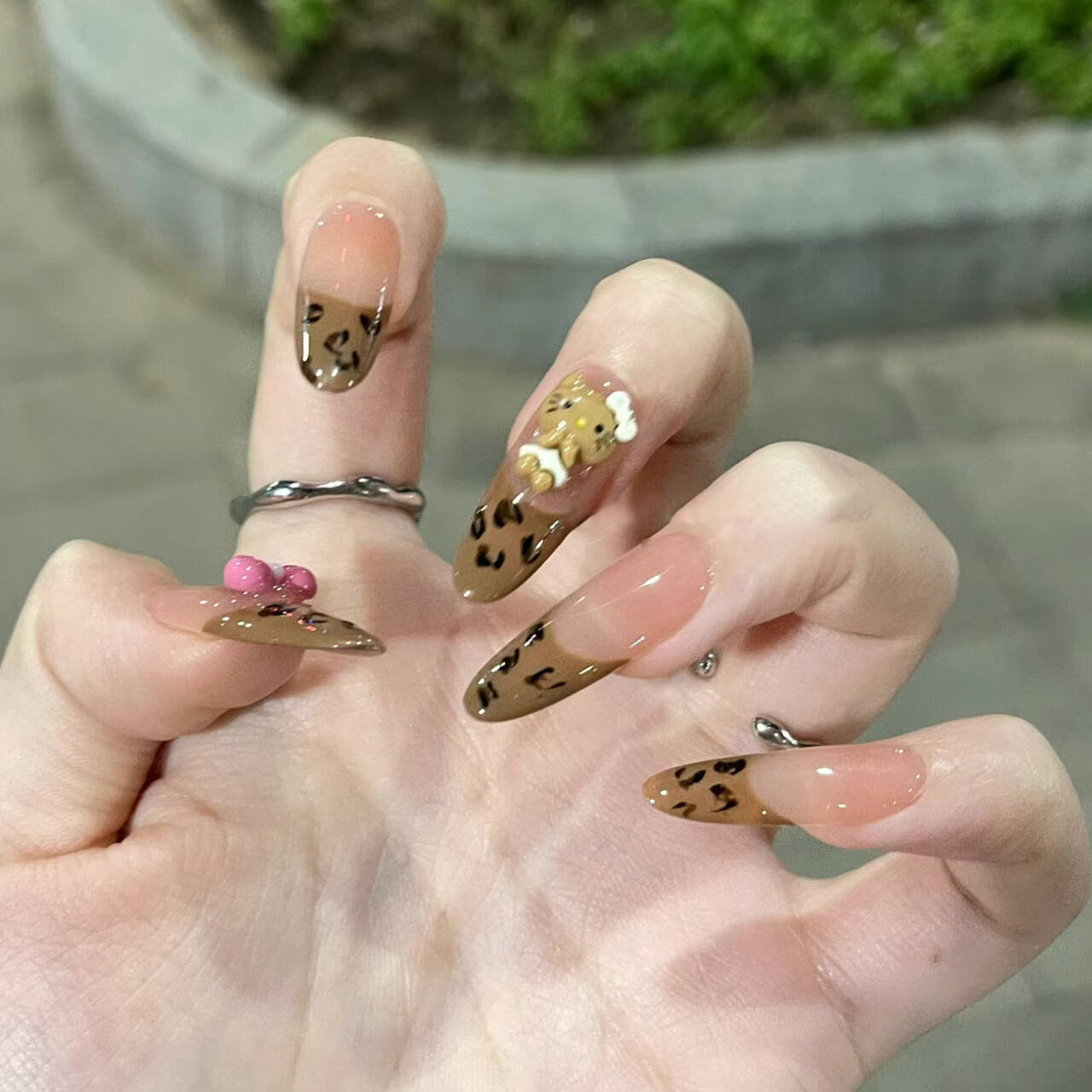 Manual de perforación para usar uñas 2026 nuevo otoño invierno lindo caricatura KT gato Duck Duck francés dulce y cool leopardo manicure