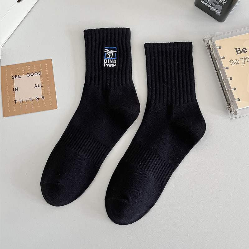 Calcetines Calcetines de tubo desodorante de primavera y otoño para hombre Calcetines de algodón de color sólido Calcetines deportivos que absorben el sudor Calcetines de hombre Zhuji al por mayor