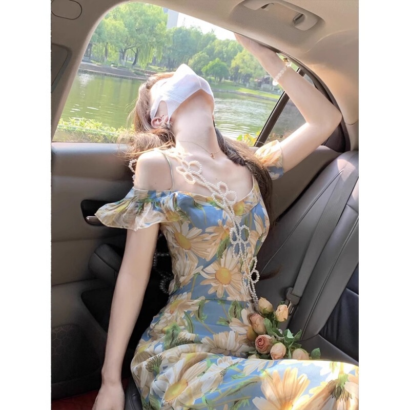 Korean Style Elegant Romantic Small Flying Sleeve off-shoulder dress Women's Summer French Style Tea Break Seaside Vacation Elegant Long Dress