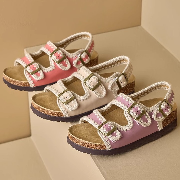 Summer casual beach comfortable two-tone sandals made of soft…