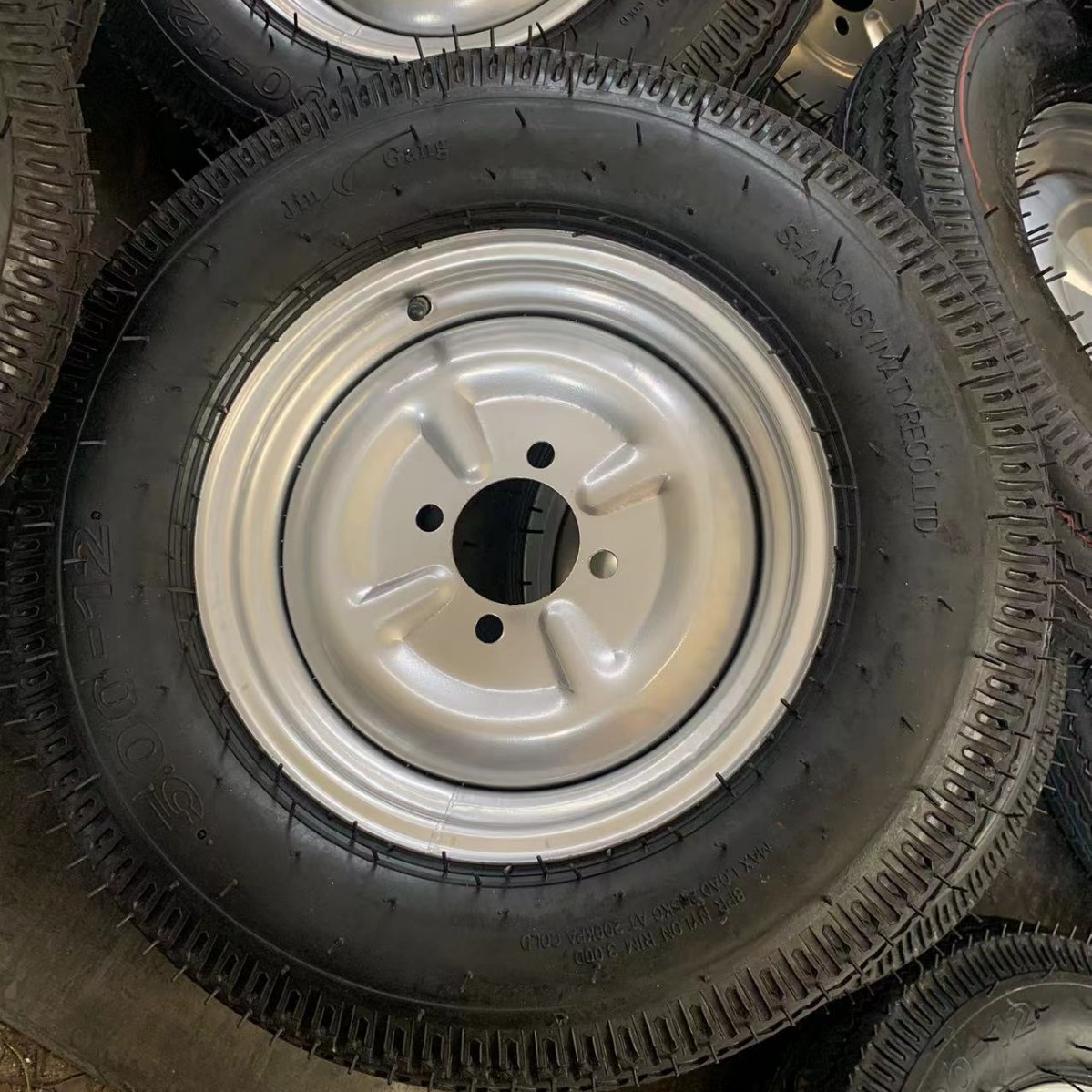 ��������ũ�ù�����̥ ��׼750-16��̥���׸�Ȧ����