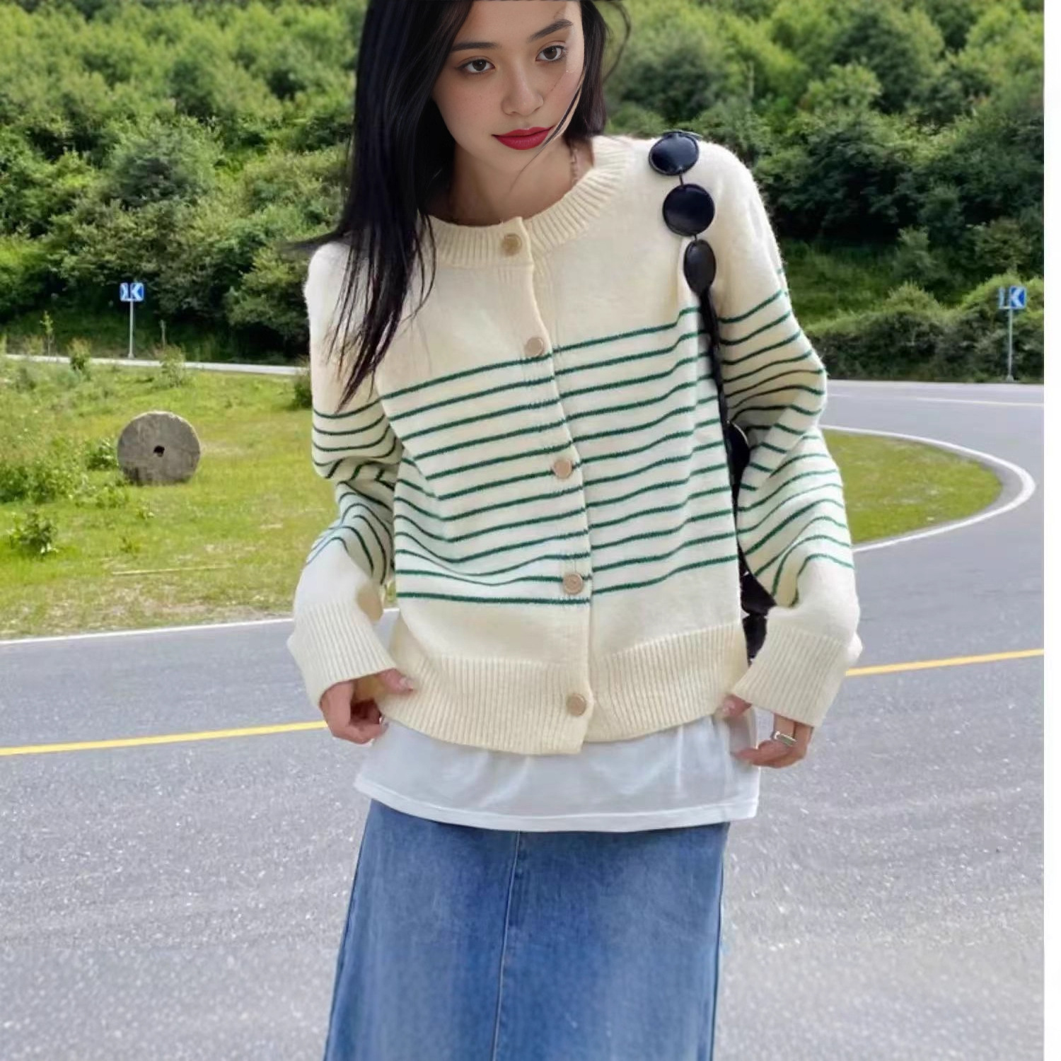 Cardigan de punto a rayas francesas para mujeres a principios de otoño pequeño plegado para usar suéter de manga larga de cuello redondo chaqueta superior image 4