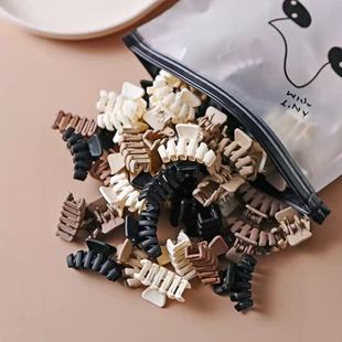 ��ɫСץ�A���ĥɰ����Ů������l�ﶬ�l�AС̖��߅�l�A�羳�l�