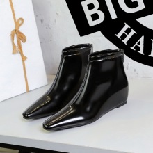 6632-9 Retro style sloping heel with increased height, fashionable and versatile foot repair, slimming autumn and winter women's boots and bare boots