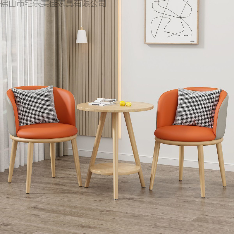 Mesa y silla de ocio balcón sala de estar de lujo ligera mesa y silla combinación de hotel de alojamiento residencial negociación en línea mesa y silla set de tres piezas