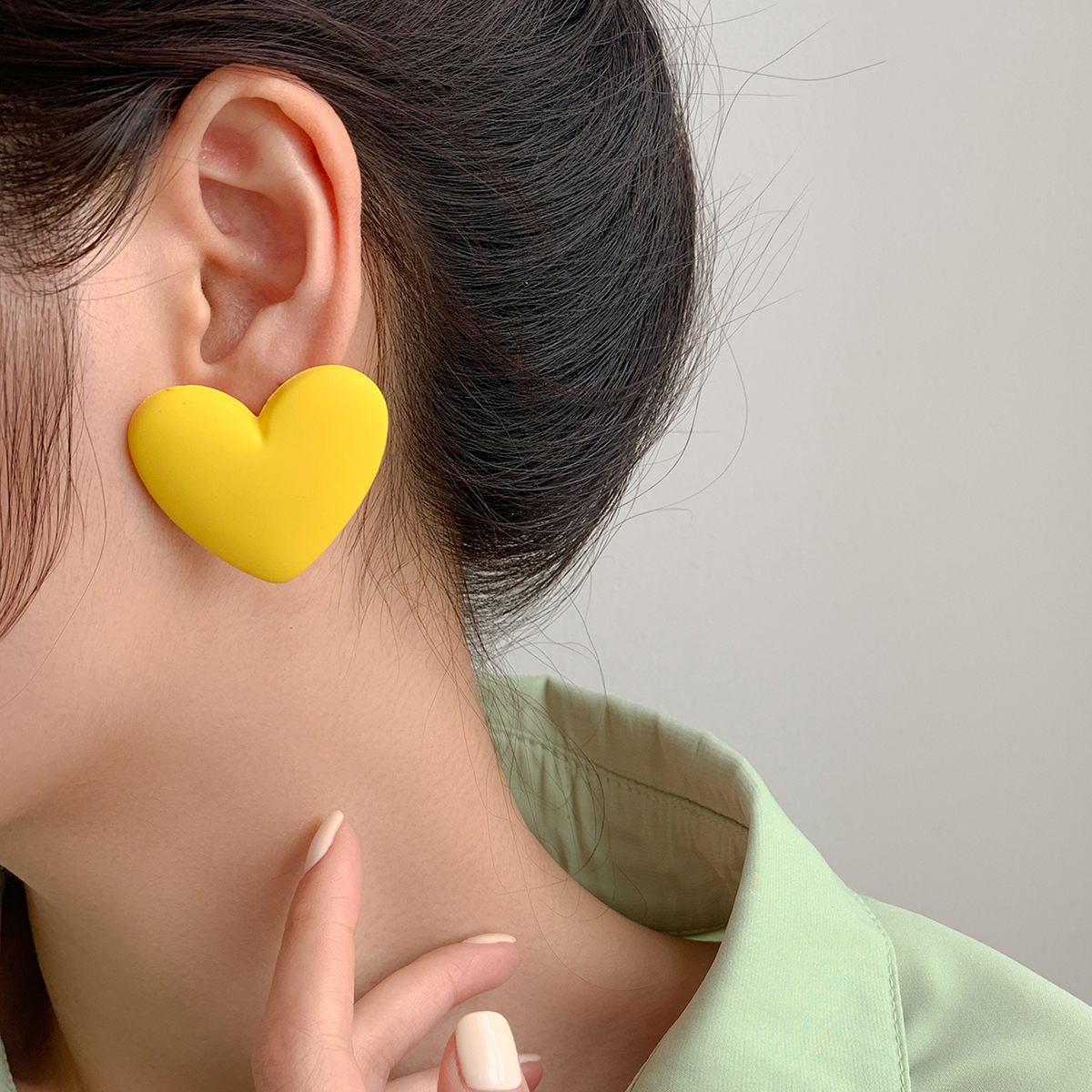 Street Occasion Acrylic Material 1 Pair Fashion Geometric Heart Shape Arylic Hoop Earrings Ear Studs