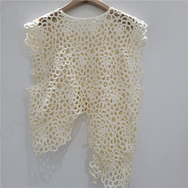 2026 verano nuevo estilo francés nicho lujo ligero hueco gancho de flores cuello redondo sin mangas chaleco de flores chaqueta mujer image 2