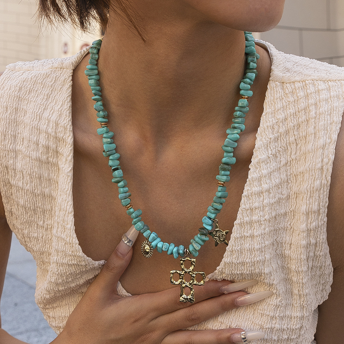 Collar de acero inoxidable de lujo ligero y nicho de acero inoxidable de la cruz hueco para mujeres no se desvanecen ventas calientes image 3