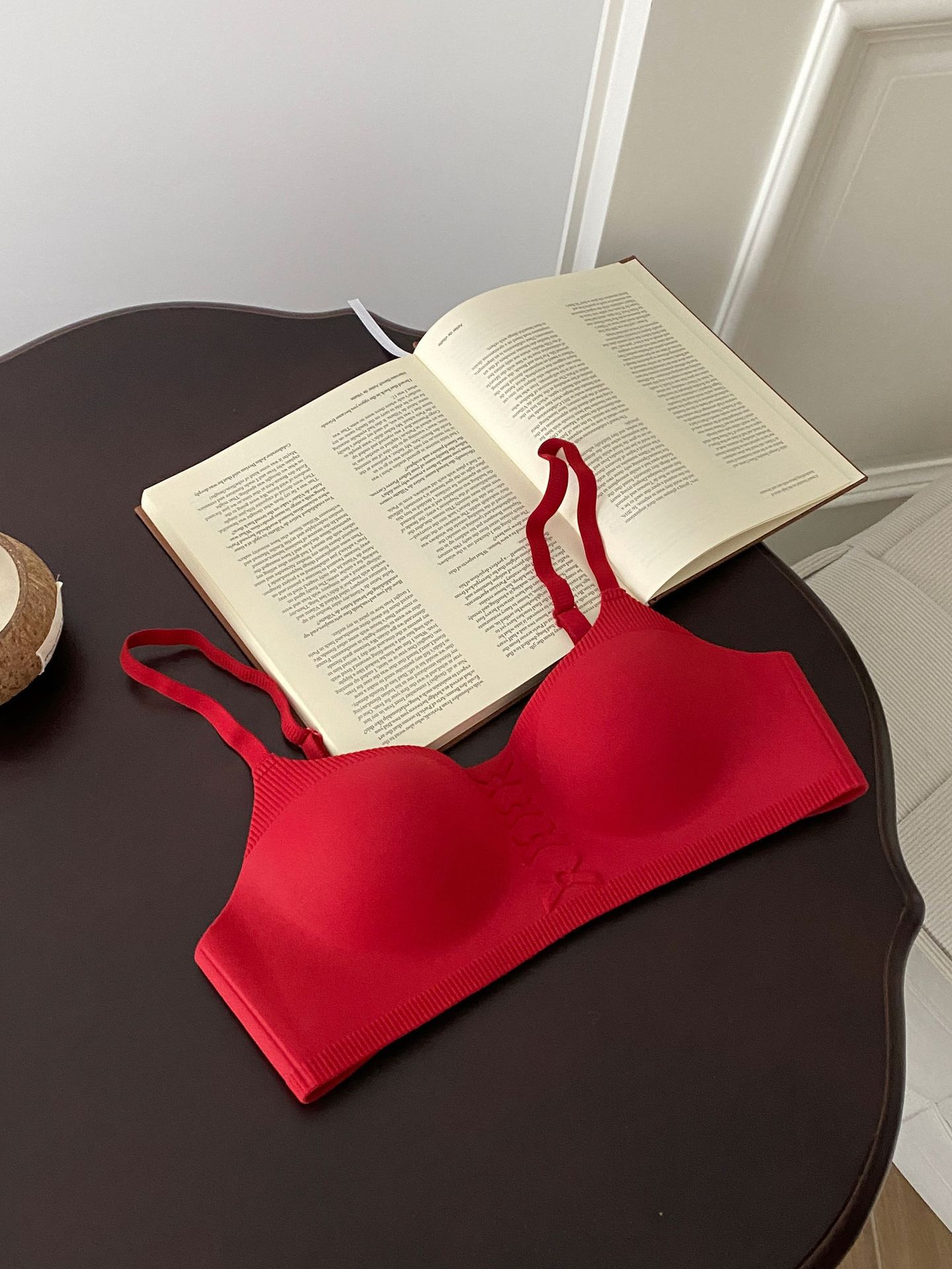 Venta directa de fábrica Comercio electrónico transfronterizo Sudeste de Asia Vietnam Tailandia Ropa interior de mujer sin costuras Sujetador de una copa desnudo